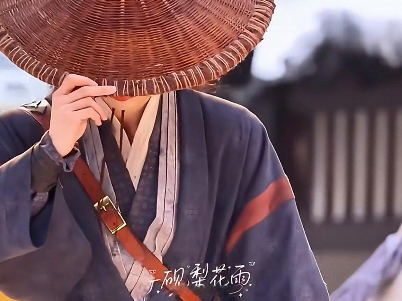 张凌赫武侠男主脸哇哇哇哇谁懂张凌赫这个氛围感啊，张凌赫在电视剧《归鸾》的新路透来