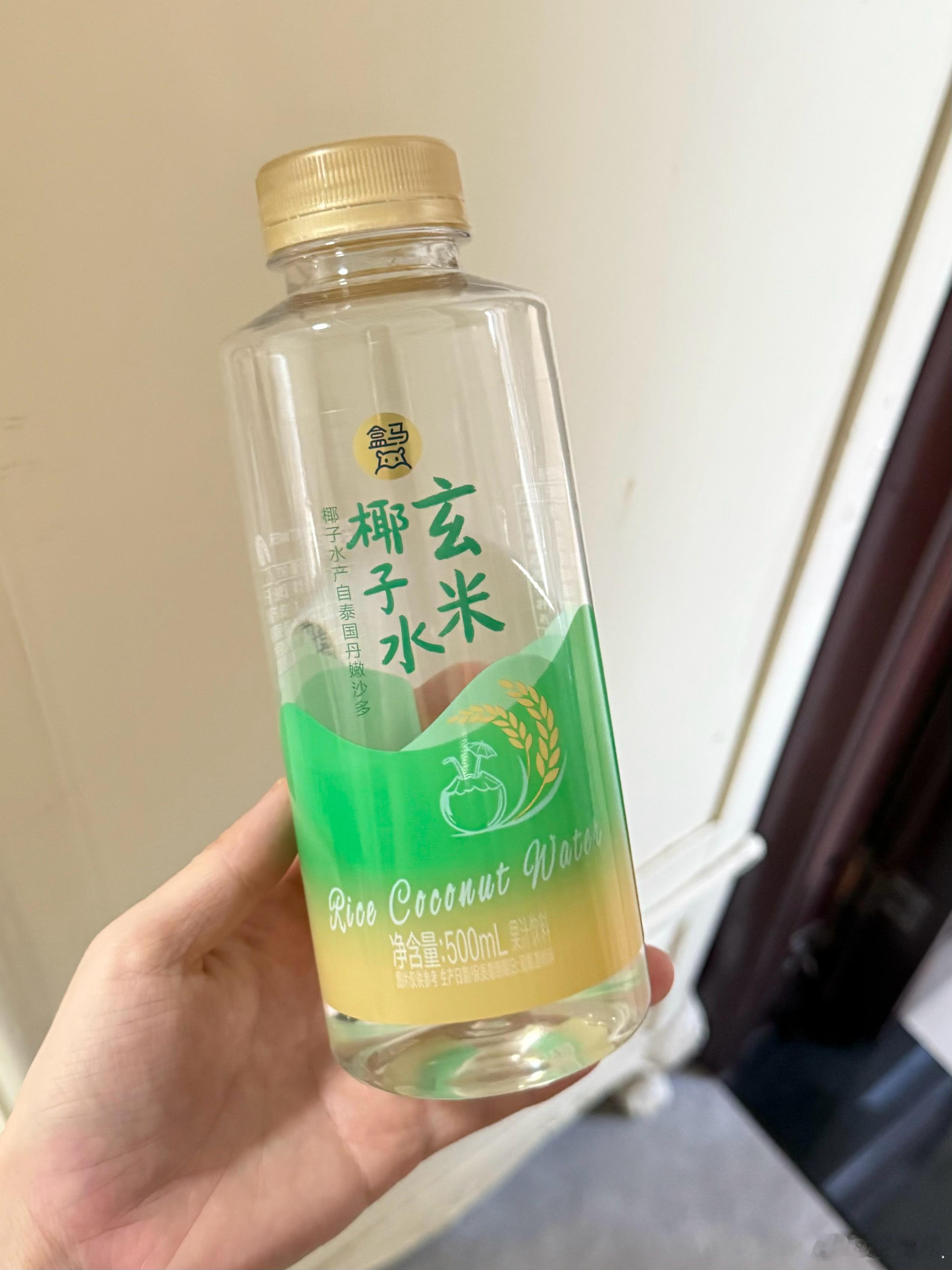 这个玄米椰子水还是怪怪的味道像椰子水烧焦了🥴 