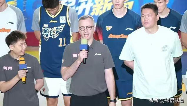 新赛季开锣就剩几天了，广东宏远的救火小外援弗格已到达东莞，听说今天已经完成了体检