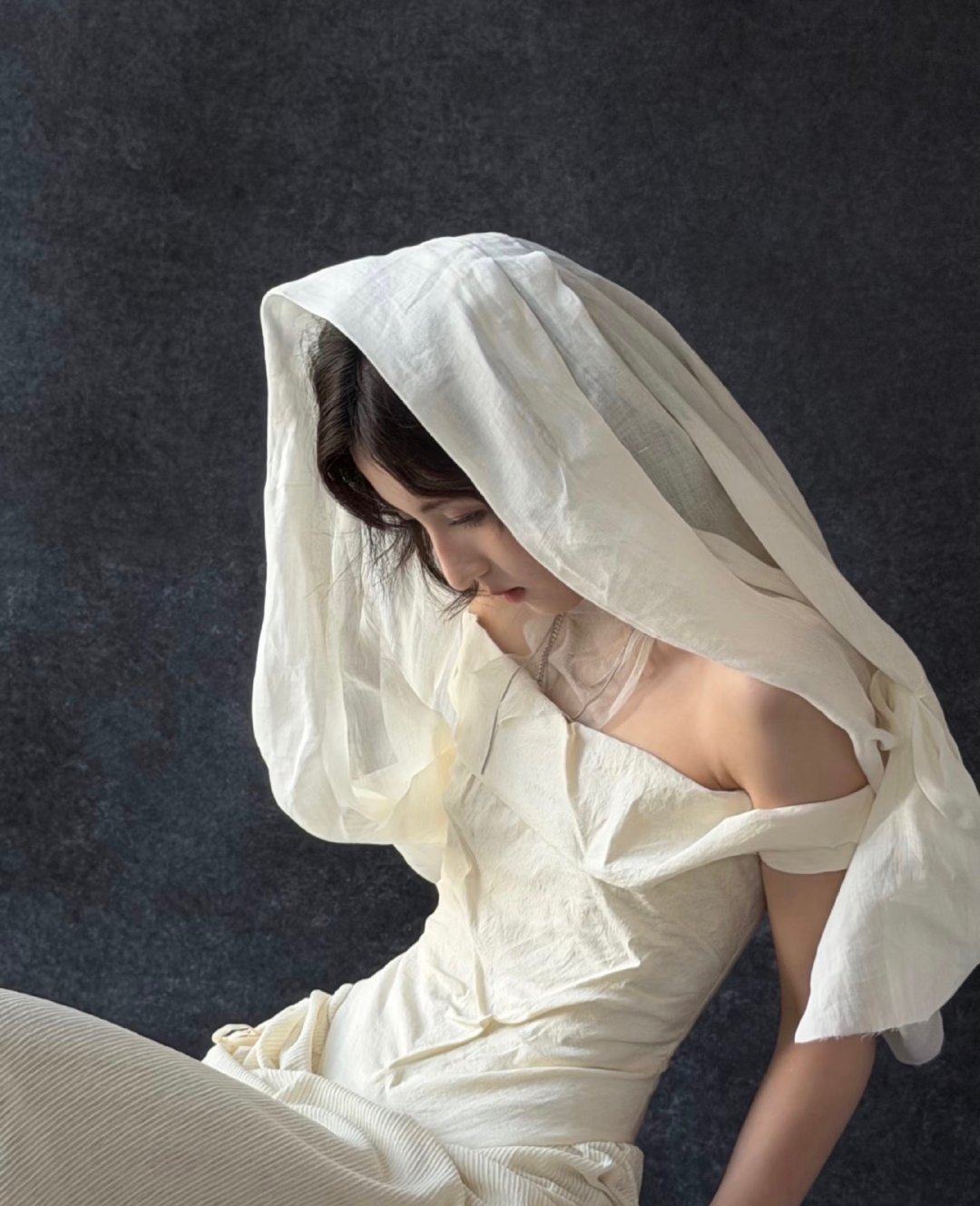 张子枫白色头纱张子枫古希腊神女CMG中国电影盛典上的张子枫真的美到失语！一袭白色