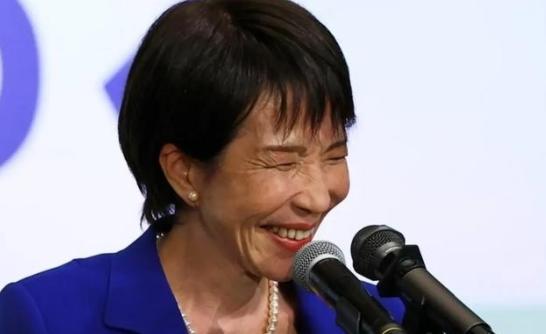 西方急得像热锅上的蚂蚁，但不是怕中国，是怕高市早苗！很多人以为西方“怂了”，是怕