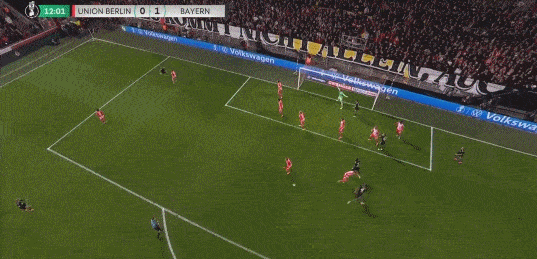 德国杯：凯恩破门+送点成焦点，对手双乌龙助力，拜仁3-2险胜柏林联合晋级八强！