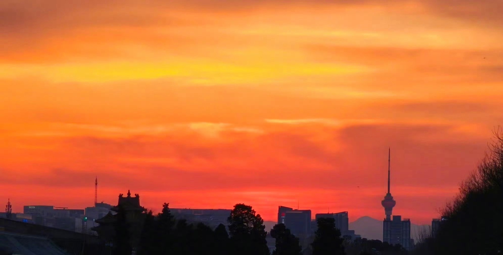 小米蛟龙底盘取名字还得是小米，这次新 SU7底盘上的功力真的强，可能单开没感觉，