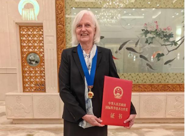 没想到中国光刻胶研发的“大佬”级别的人物竟然是她。
她就是2026年新晋中华人民