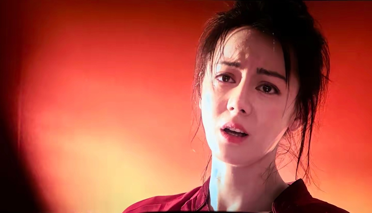 不用向任何人证明自己，取悦热爱就够了！电影功夫女足迪丽热巴向全世界安利艾米