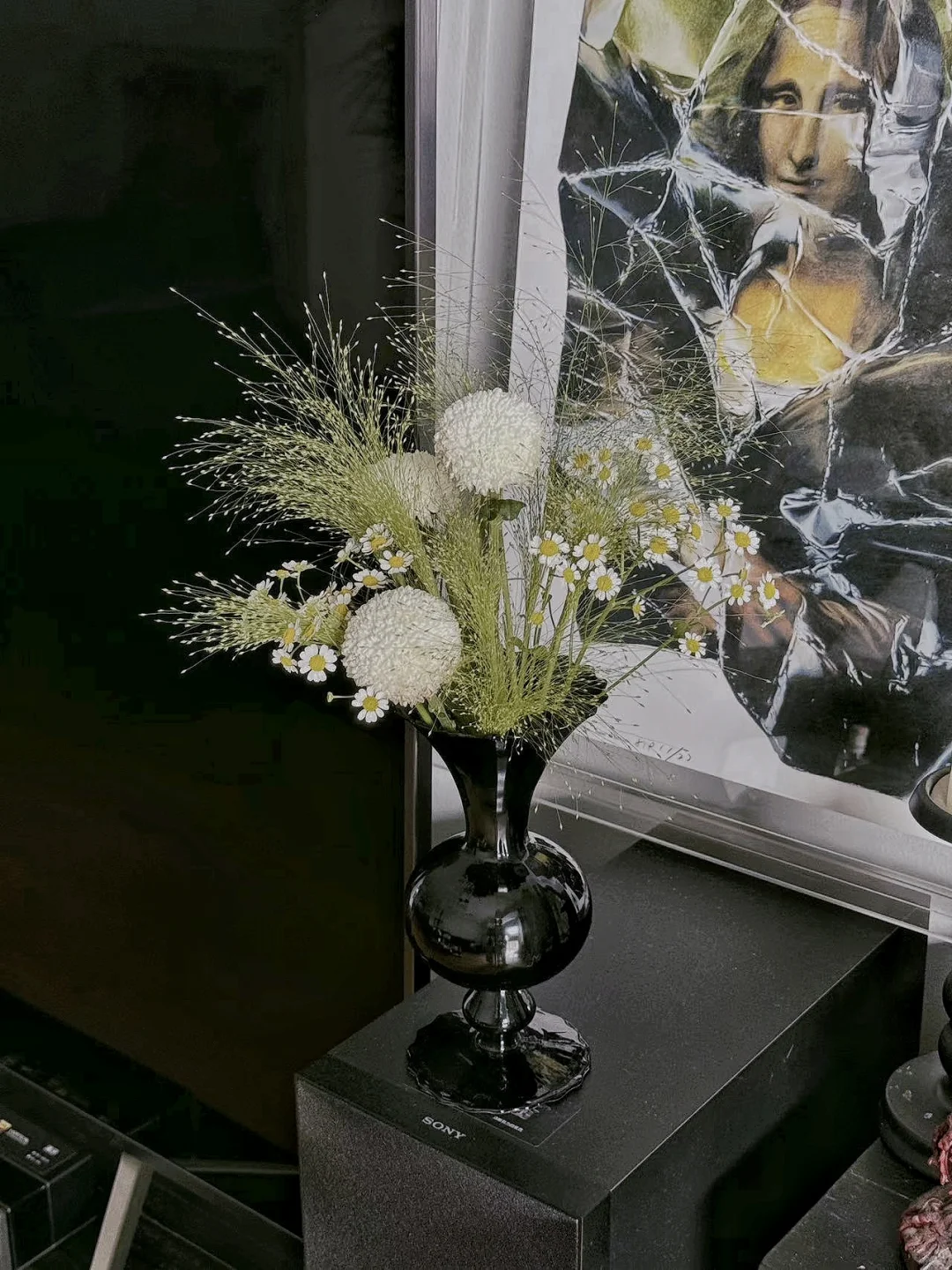 一幅之前绘制的蒙娜丽莎版画在收藏者家里