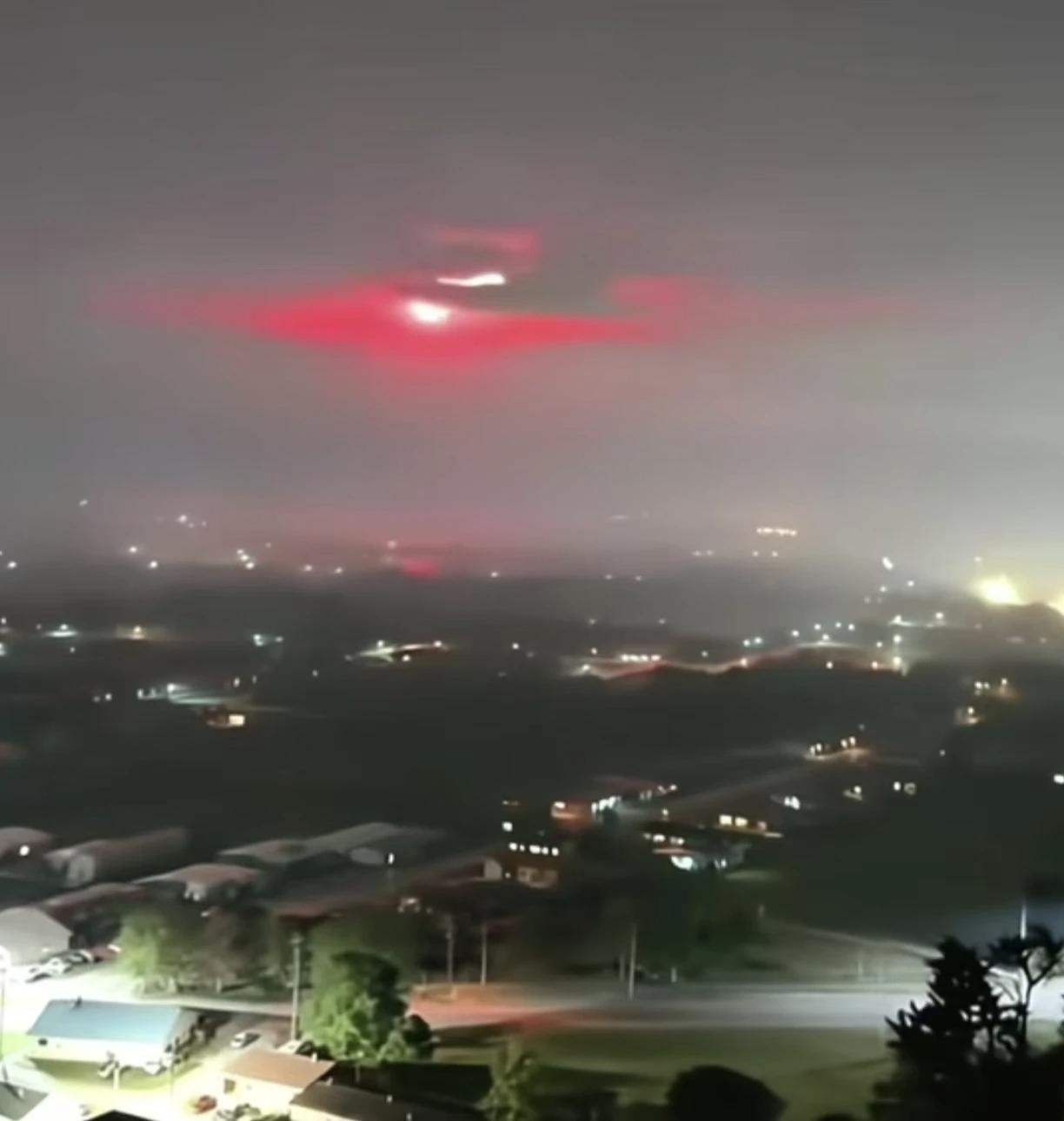 集卡领红包特朗普以为斩首了伊朗的领导层。就可以为所欲为了。没想到把自己的内线走狗