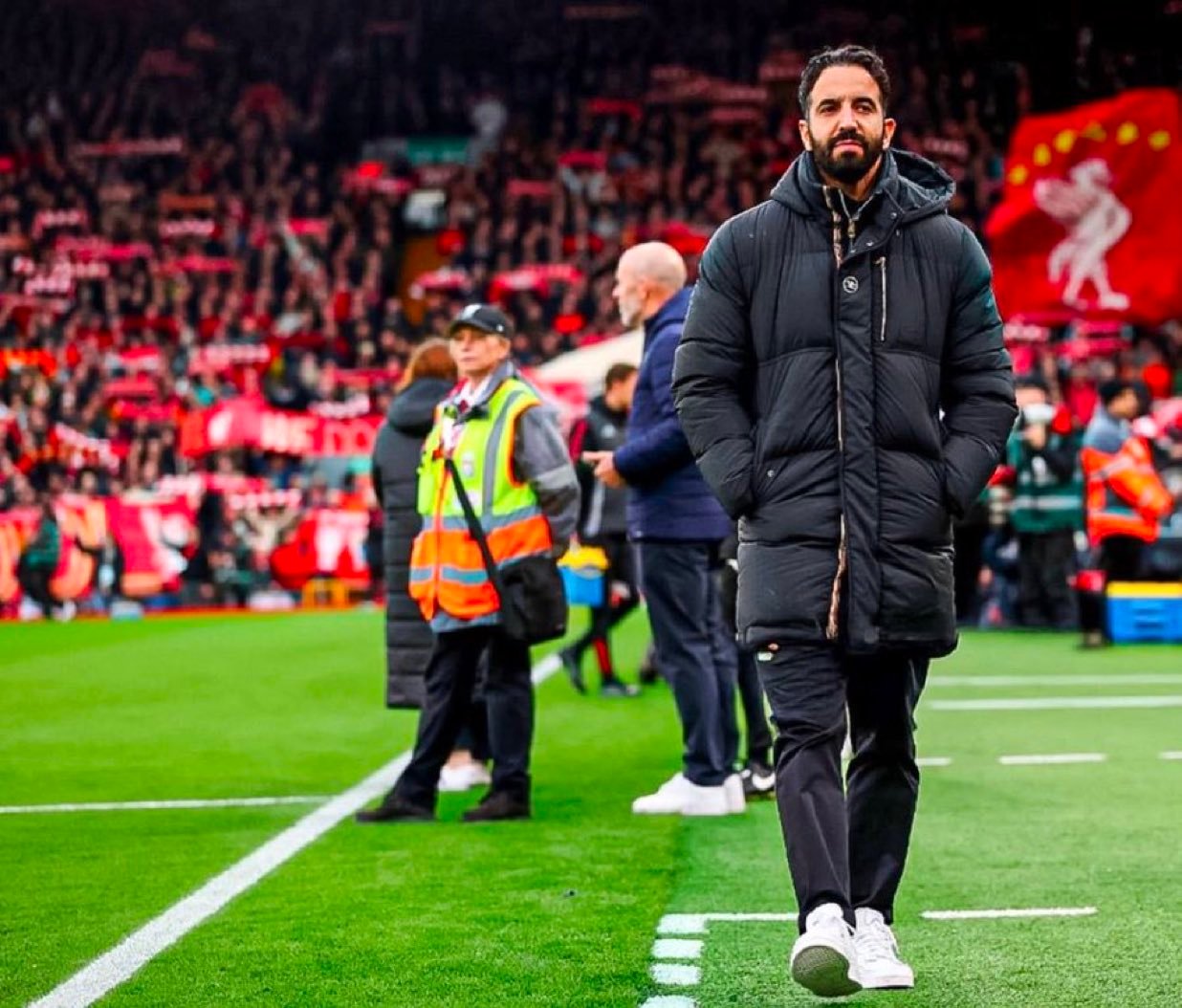 近50年最差的曼联主教练，阿莫林终于下课。阿莫林执教曼联共63场，拿到27胜，胜