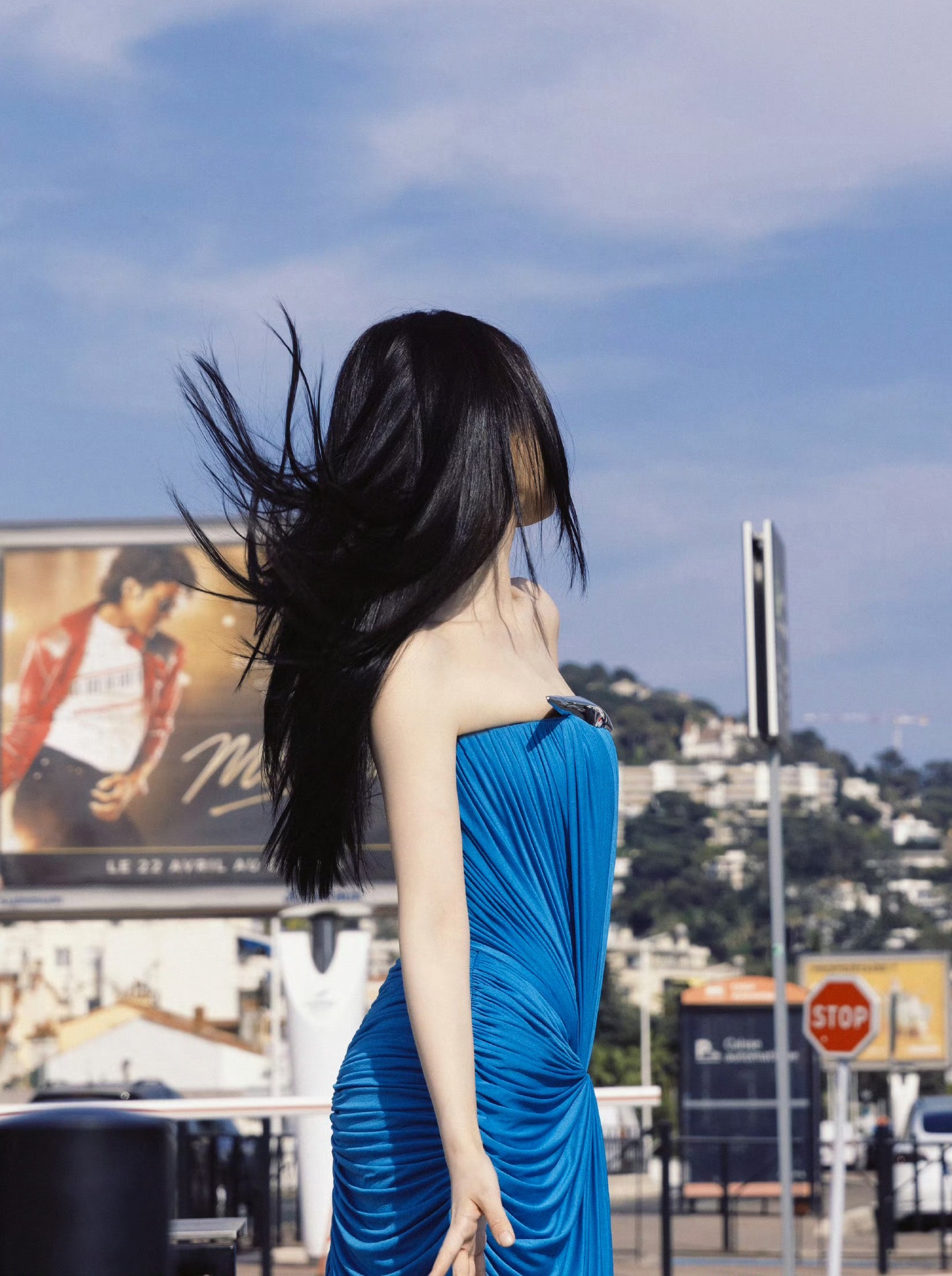 ？此女的时尚度已经冲破戛纳地板