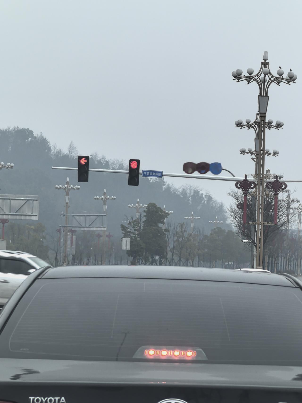 打击网络黑嘴，从我做起。
网络非法外之地，该来的都会来。