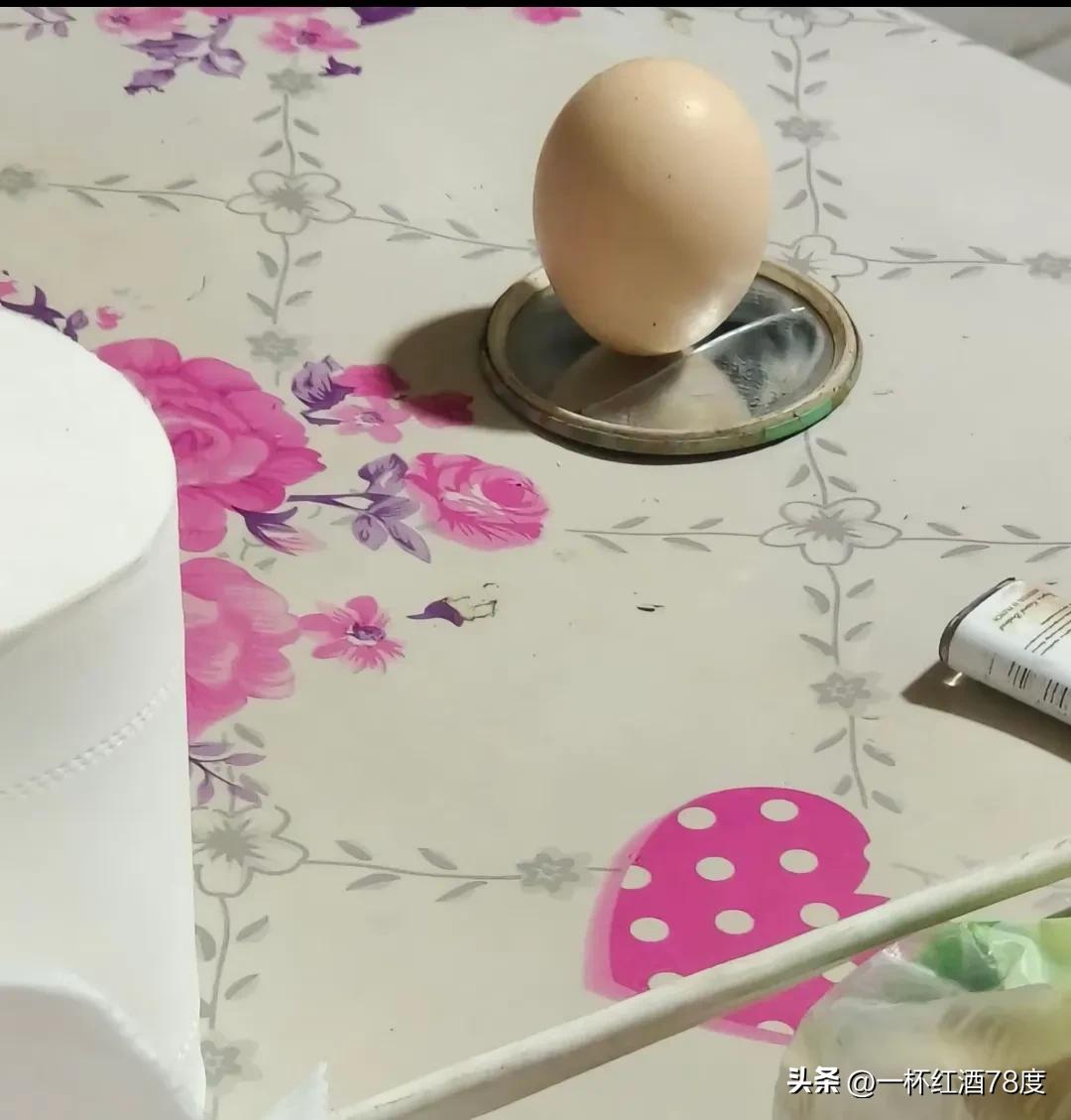 在东北有人说当你突然感到头疼发热时，那就立即吃上几片感冒药缓解一下，如果一天两天