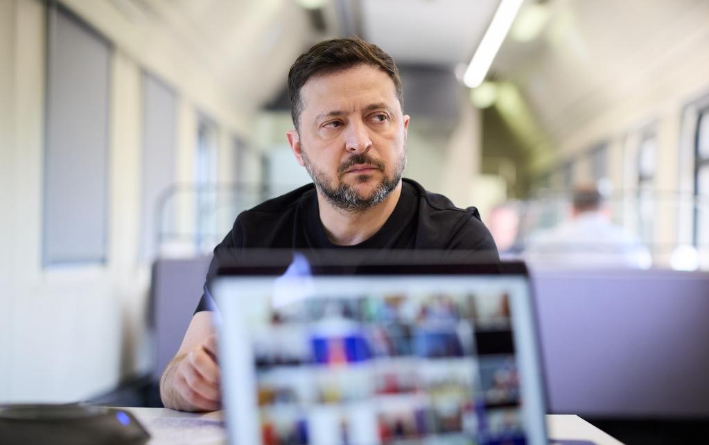 泽连斯基彻底出局了
泽连斯基这次，脸丢大了。在自家地盘上，被人晾在一边。

瑞典