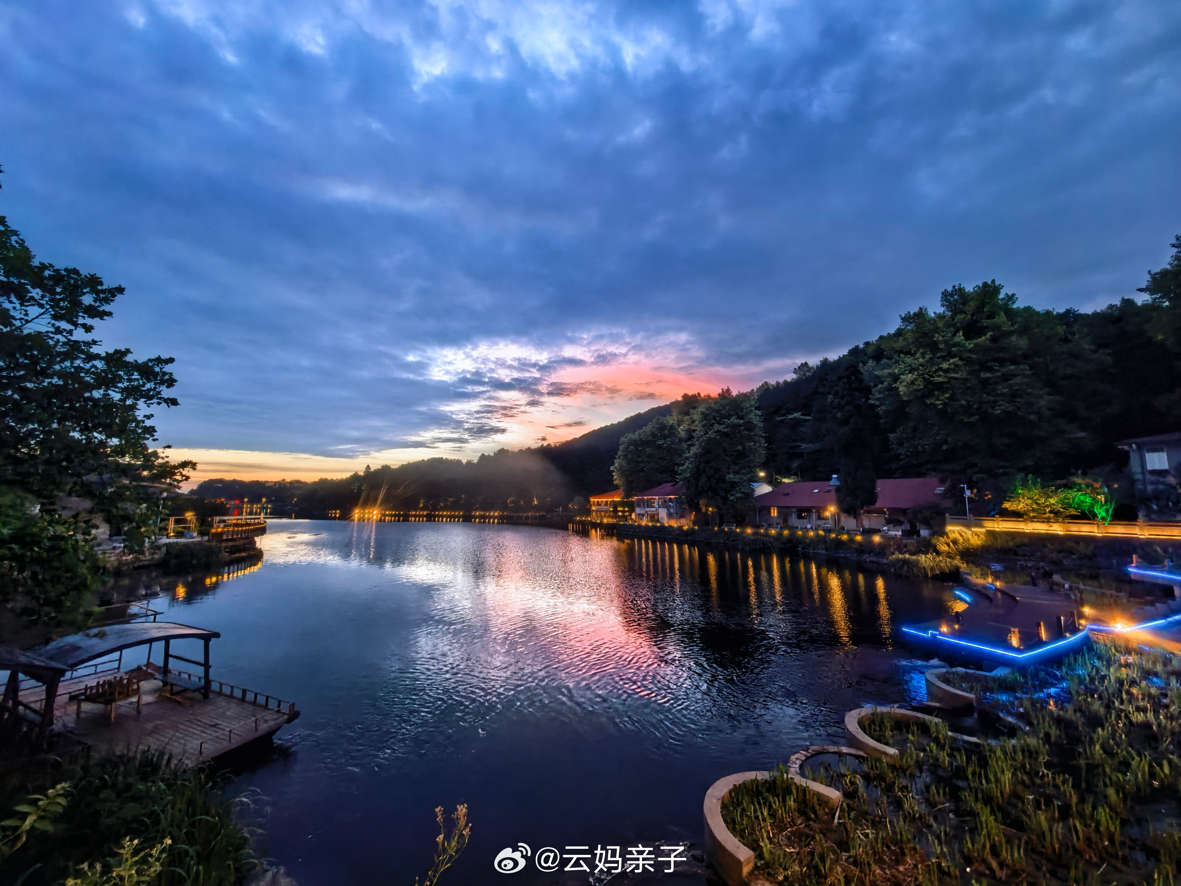 醒来前的梦里，闺女还是两三岁的模样，哎呀好可爱！昨晚睡下还没感觉，今早起来感觉腰