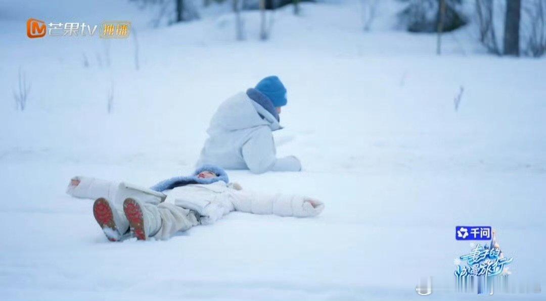 金莎孙丞潇好浪漫啊漫天白雪氛围感就位，金莎孙丞潇复刻来自星星的你，对视瞬间完美复