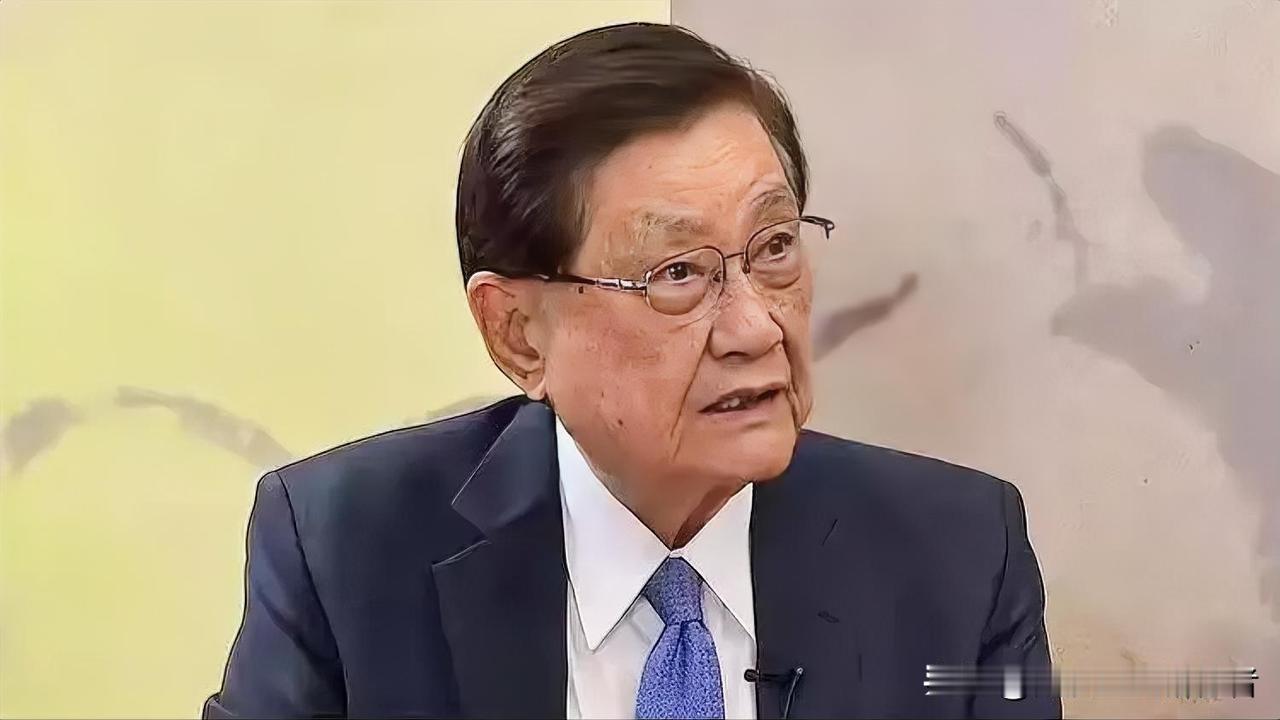 台湾省民进党创党元老叶耀鹏，在台媒直播时断言：我可以斩钉截铁地说，两岸必然统一，