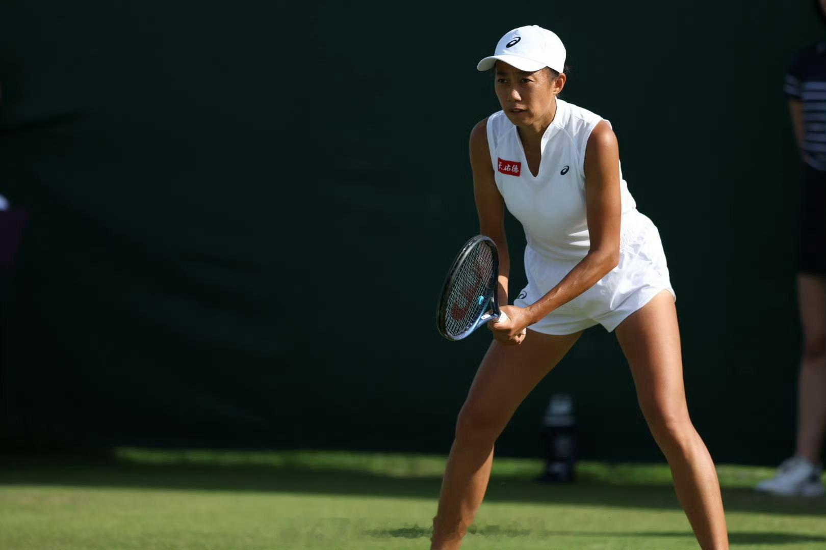 张帅冲击温网女单正赛 📍【2025温网】资格赛🎾张帅2-0（6-3、6-2）