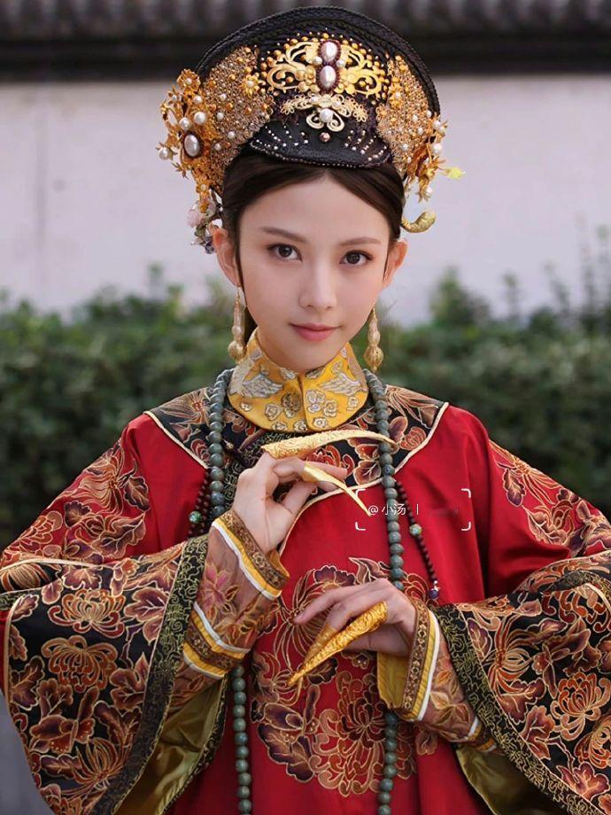 “十七，真年轻啊。朕记得你刚入雍亲王府的时候，也是十七。”  