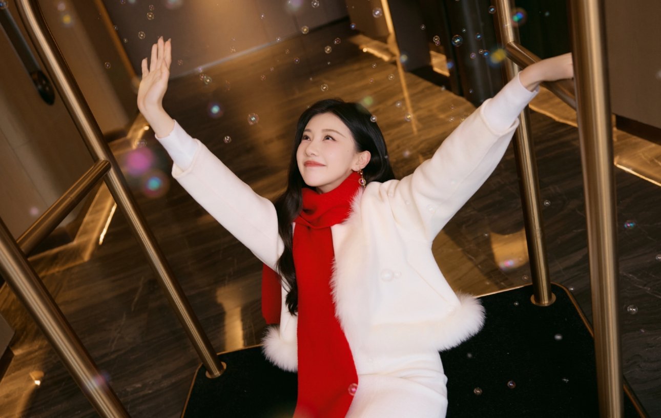 王鹤润我已经被美晕啦，新年快乐不止今年要年年～ 