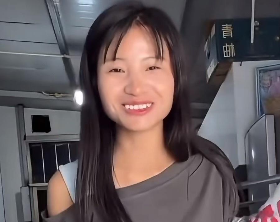上拉如想挽回跟小英的婚姻上拉如不是想挽回小英，是想挽回小英的钱，小英赶紧摆脱他吧