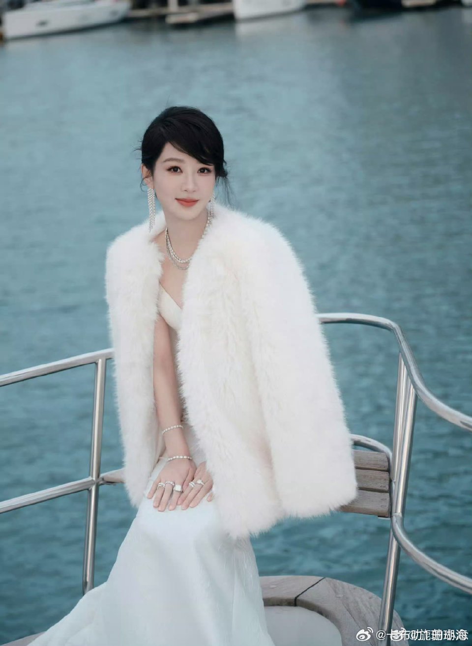 明明可以靠颜值，非要靠实力！ 