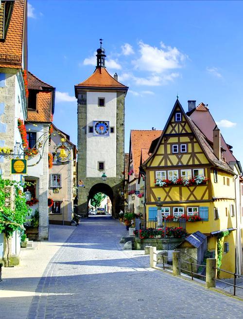 中德合作虽有诸多成果，但也面临不少挑战。
政治层面，国际政治格局多变，部分西方国