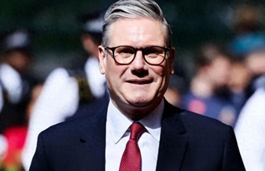 航母甲板上的风话

英国国防大臣希利站在“威尔士亲王”号甲板上放狠话：台海有事，