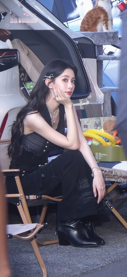 捡到一个傲娇小猫🐱孟子义