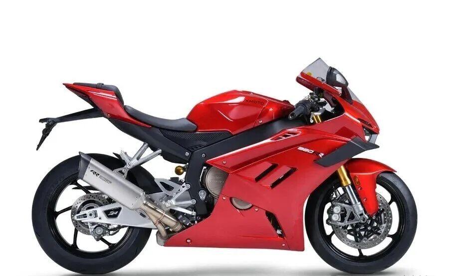 日本摩圈集体破防？张雪夺冠后，日媒评价更是让国人破防！
张雪820RR在WSBK