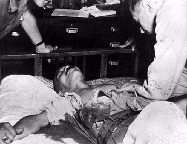 “这个黄皮肤的杂种连举刀自杀的勇气都没有！”1945年8月15日日本宣布投降后，