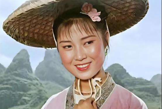她是中国第一个执行死刑的明星，却在刑场上大喊不公平，1992年，靠“刘三姐”这个