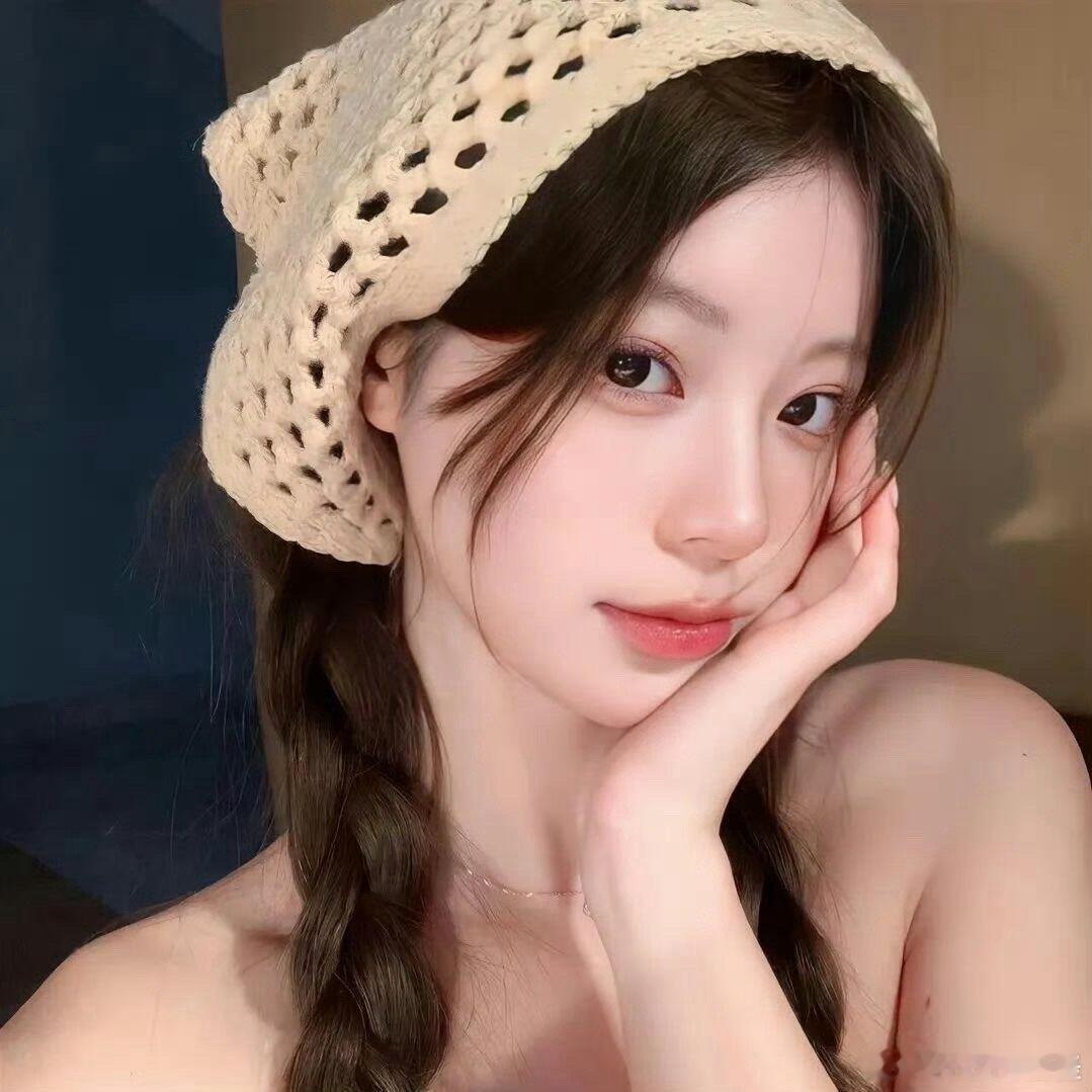 日复一日的生活也会有新的快乐。永远做一个三观比五官正的女孩子，生活总会给你答案，