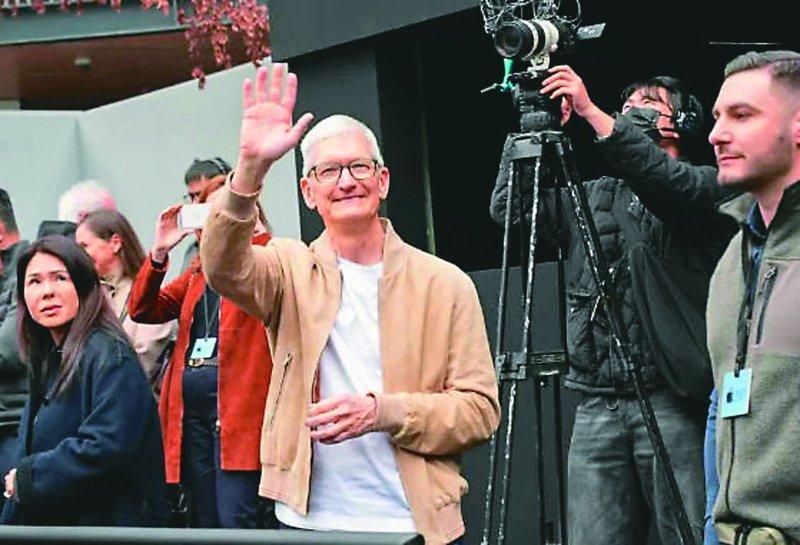 苹果公司首席执行官库克开启今年首次中国之行，首席运营官同时走访富士康、欣旺达等主