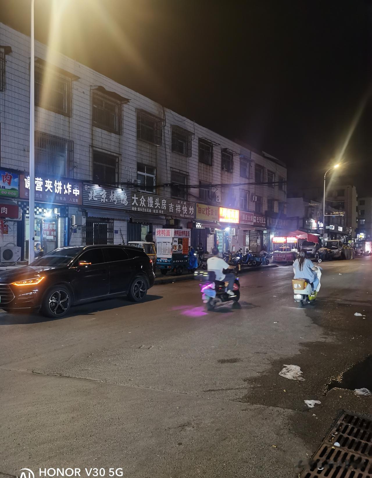 表弟高考579分，还没填报志愿就送外卖去了，他说不图挣钱，就当是提前体验生活了。