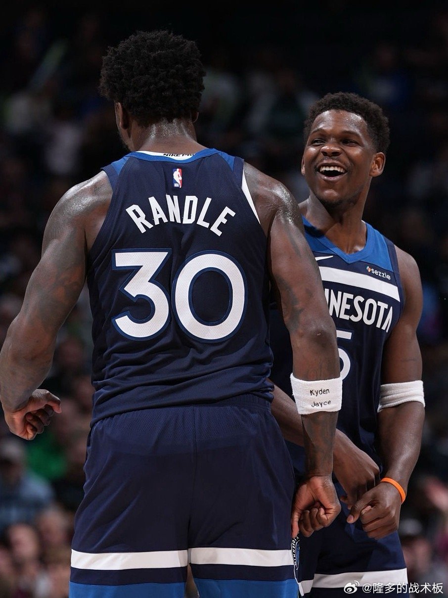 Shams：“有很多讨论认为，森林狼最有可能被换到东部。我跟联盟内部人士交流后发