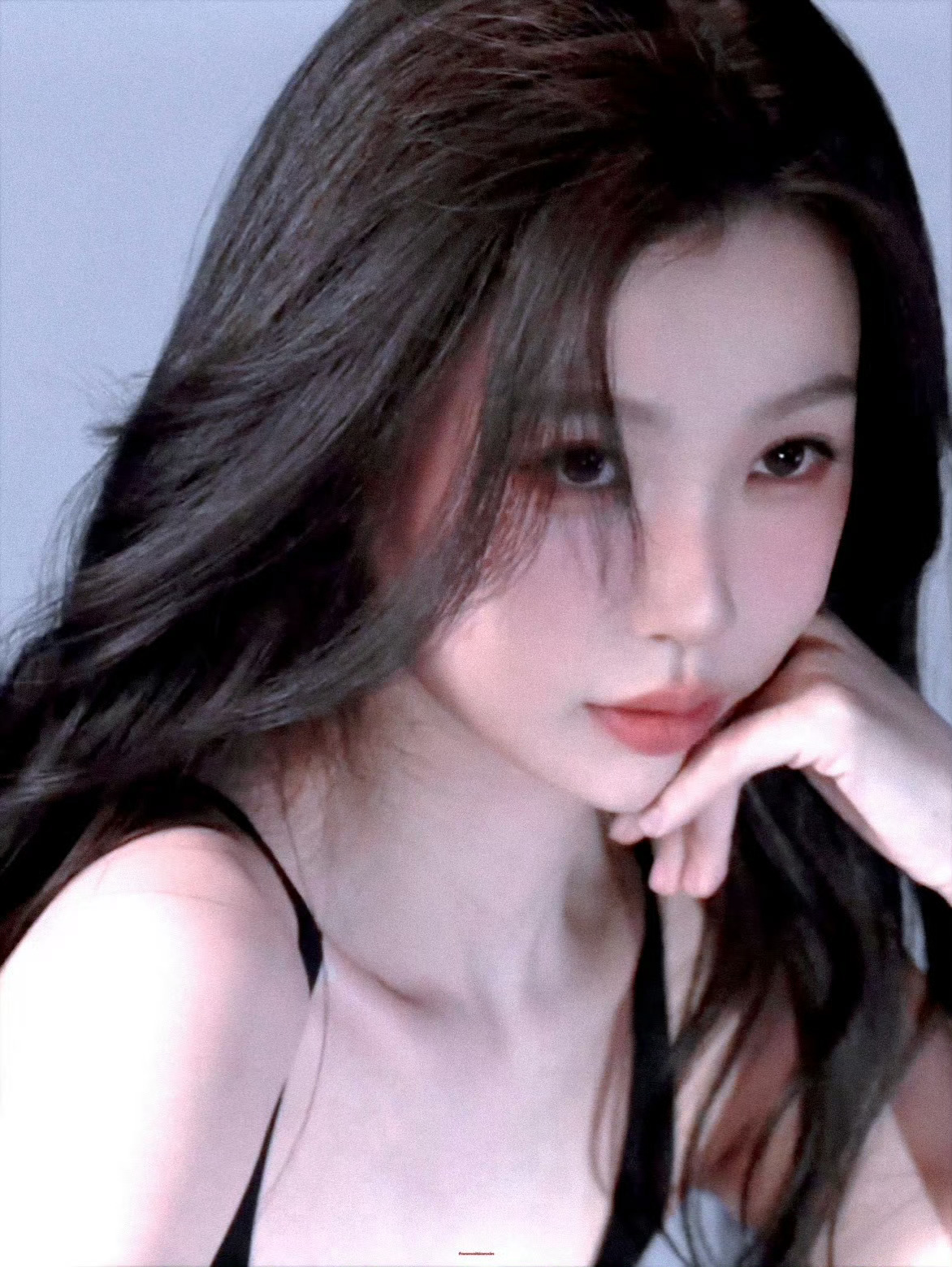 虞书欣  ✨虞书欣卫枝✨虞书欣钻石被打磨过 才发光眼泪和大笑 都无畏也不需要所有