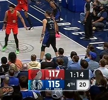 基德感觉到了危险 剩1分钟吧克莱换上了 