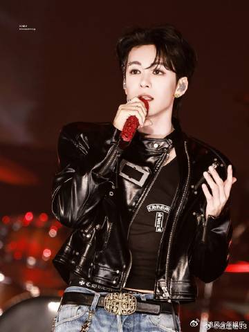 曾舜晞说进组前要一起玩耍曾舜晞加入草莓音乐节 曾舜晞的台风就是放松随性又极具魅力