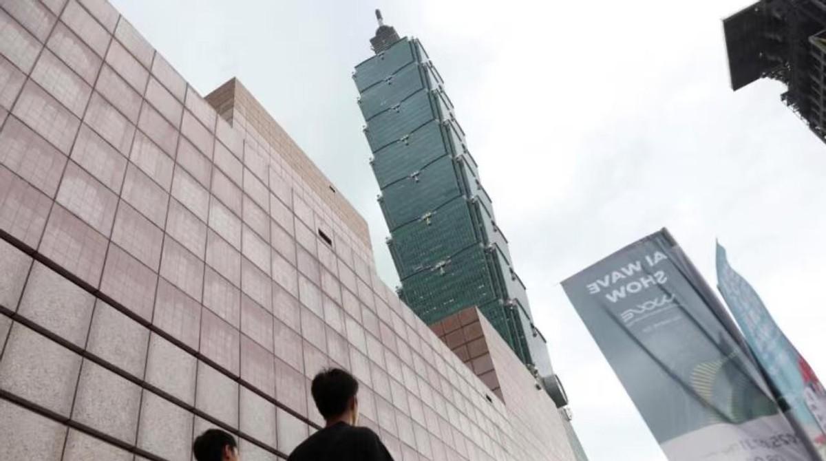 7月4日，大陆多家航空公司宣布恢复两岸直飞航线，航班票务一经上线便迅速售罄，大量