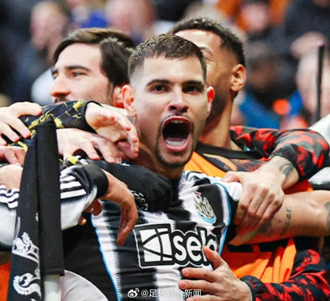 埃迪豪在新闻发布会上回应了吉马良斯将加盟曼联的传闻。纽卡主帅表示：“我不知道该如