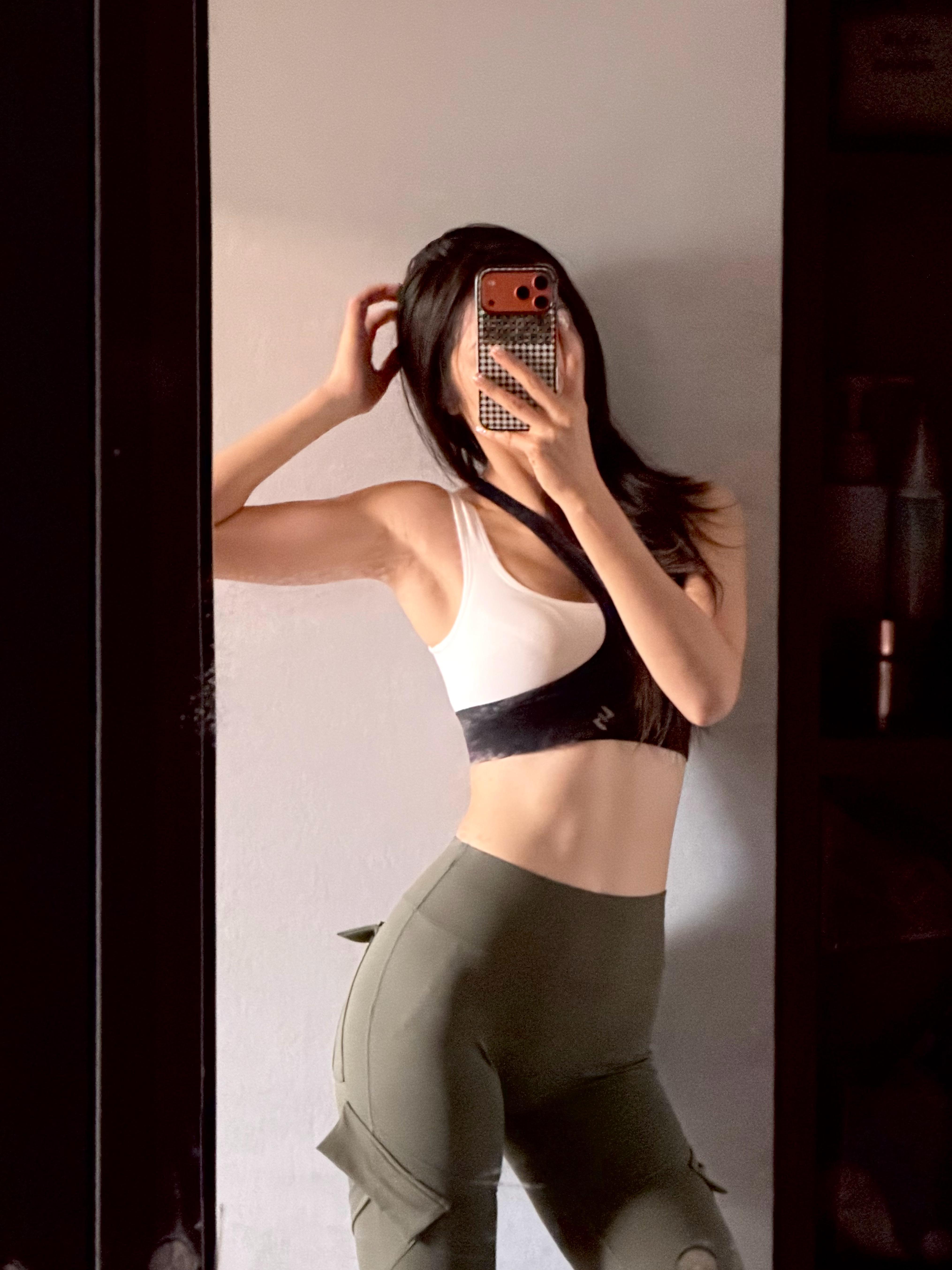 坚持健身🏋🏼‍♀️ 骑车🚴🏼‍♀️ 真的是越来越壮了[笑cry]还是运动