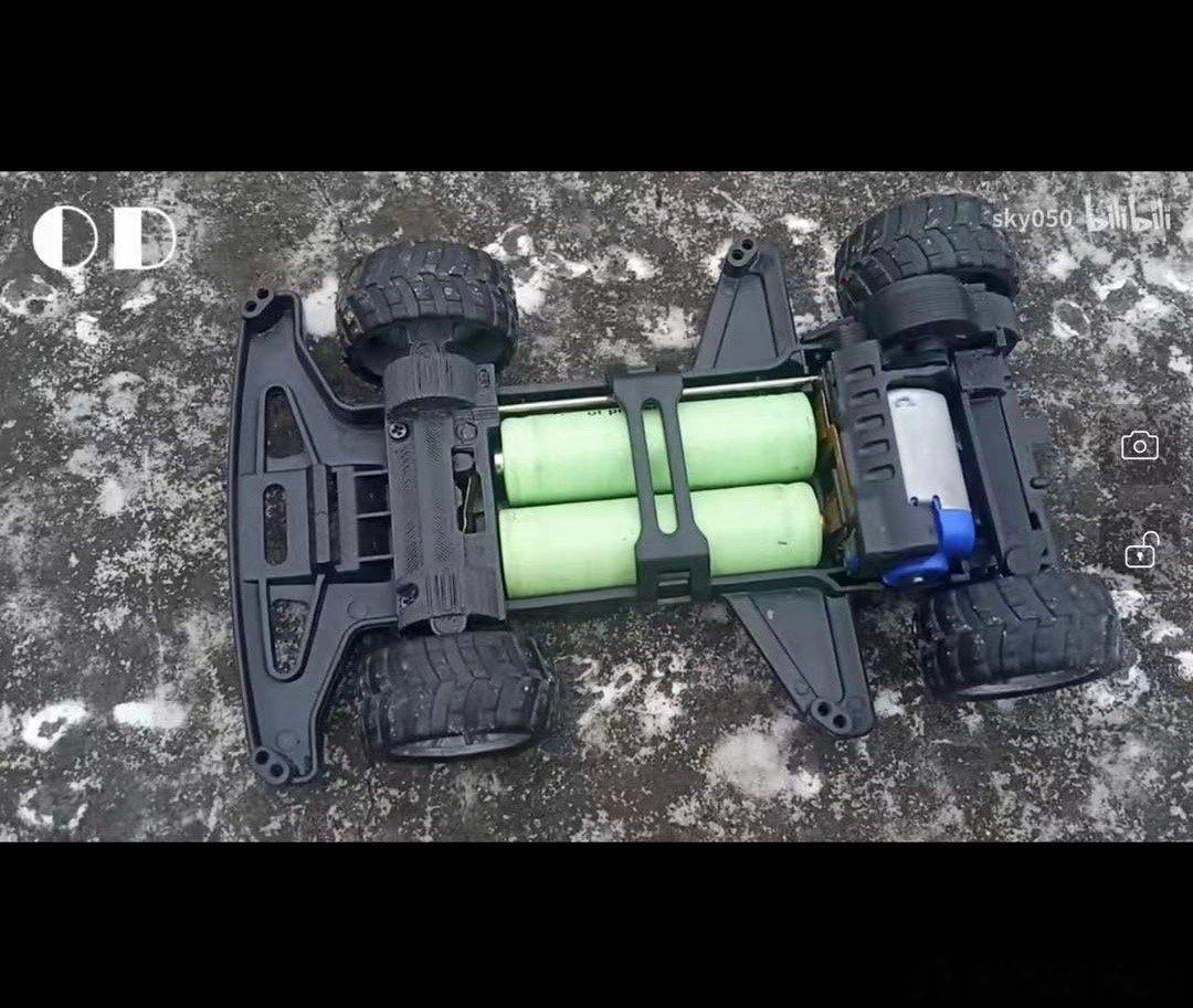 我有一个汽车工程师朋友，下午在群里发了张图，他说：“我小时候就想过把这玩意儿放大
