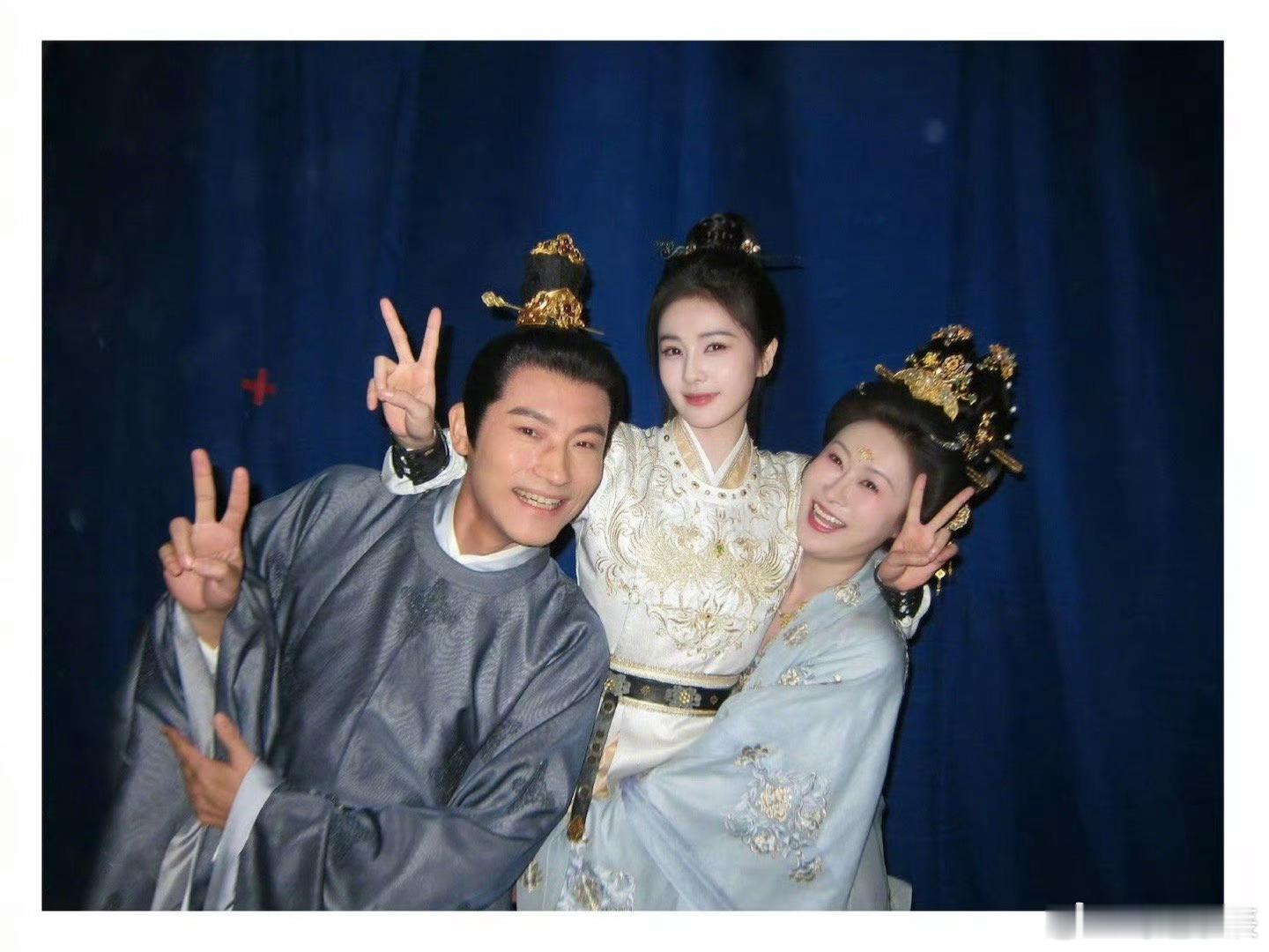 唐宫奇案之青雾风鸣 我的评分：白鹿李佩仪回家了唐宫奇案白鹿演的李佩仪太好哭了！1