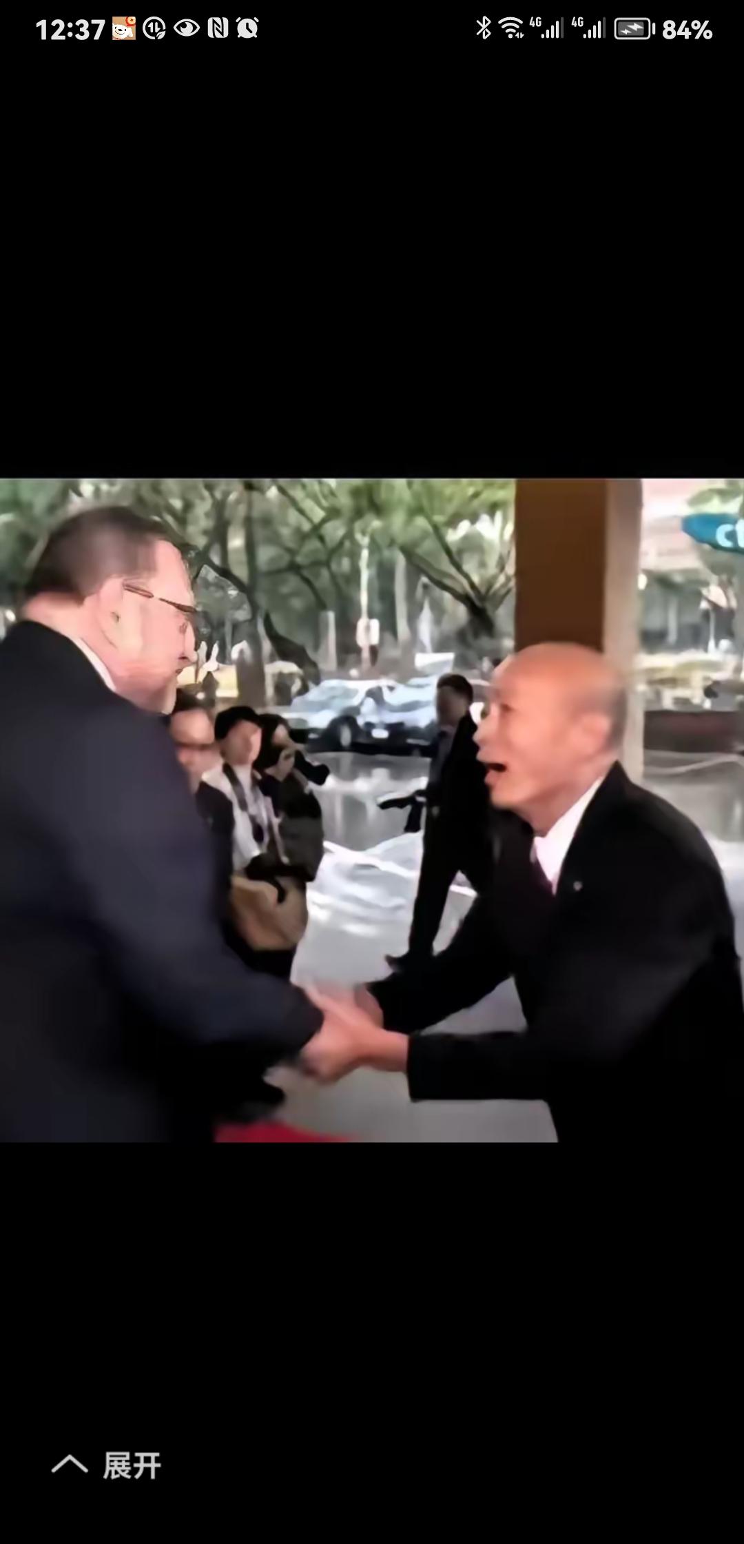 国民党的几个政客的印象深刻：韩国瑜当上“立法院”长之后，声调变夹了，嗲声嗲气的，