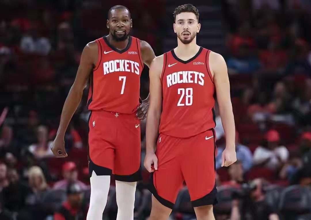 火箭115-113险胜快船，这场胶着大战的胜负全在细节里。祖巴茨14投13中轰3