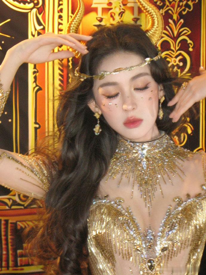 娜扎金牛神话大片娜扎cos金牛女神美爆了 浓颜神颜适配一切高级造型，娜扎这次金牛
