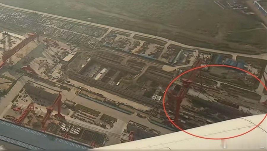 外网猜测新一批071正在建造，估计会有较大改进 
