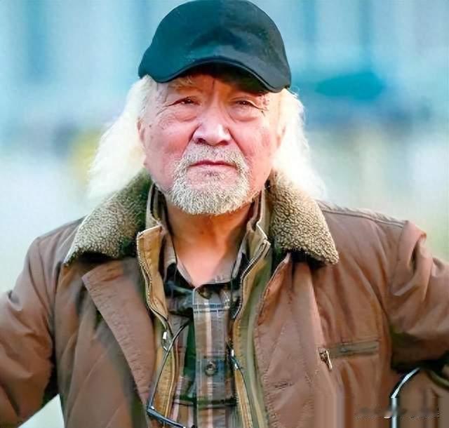 一生不拍广告，不和张国立、王刚合作，李保田现状曝光 幸福大于惨