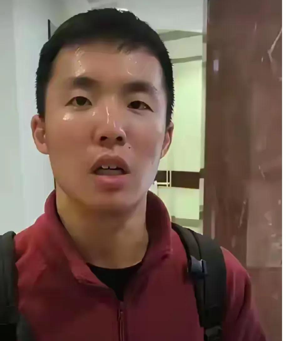 好奇查了一下陈宇昕的家境，不查不知道，一查确实让人心里犯嘀咕。

陈宇昕家庭并不