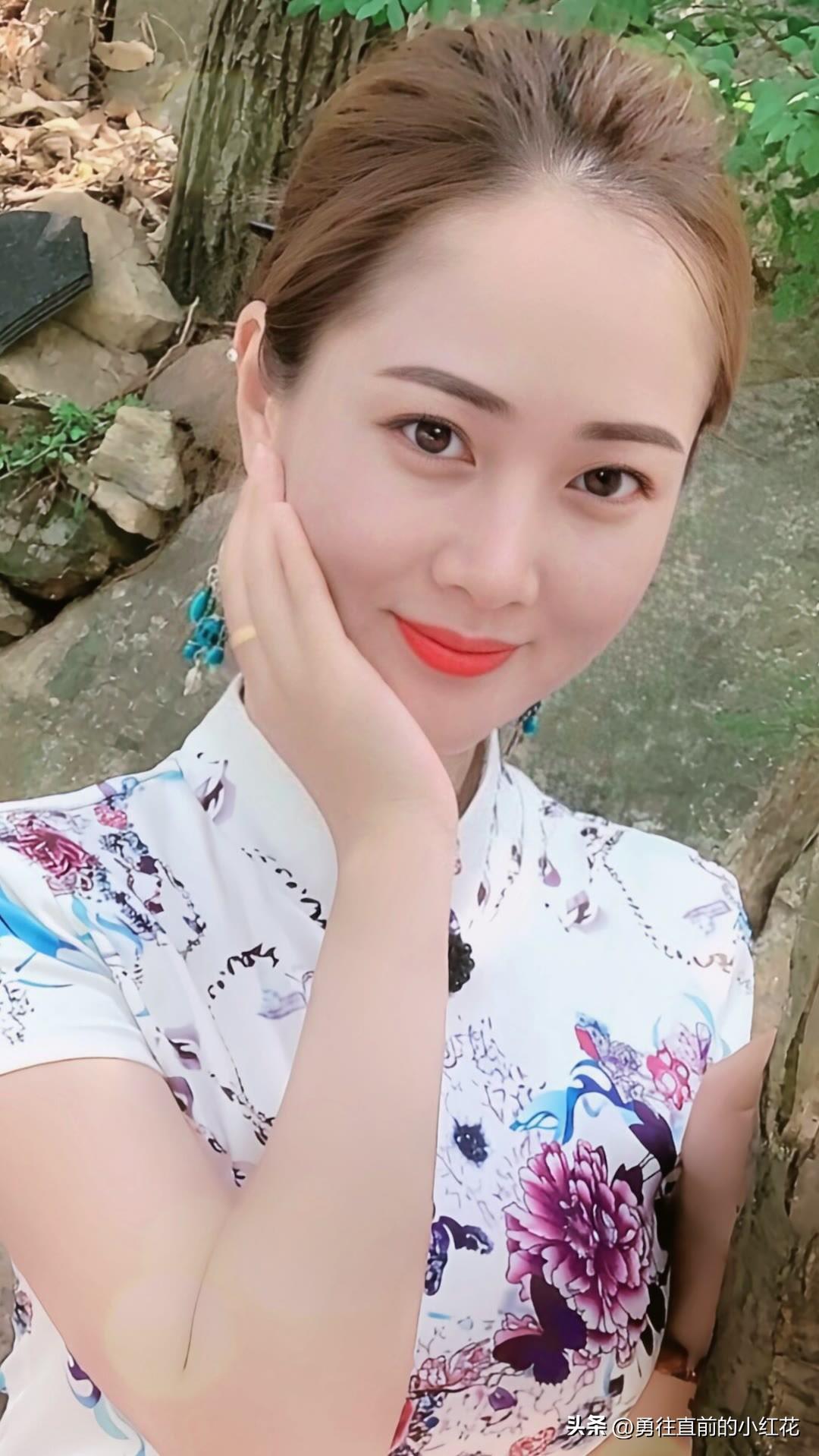 优雅旗袍，绽放自然之美