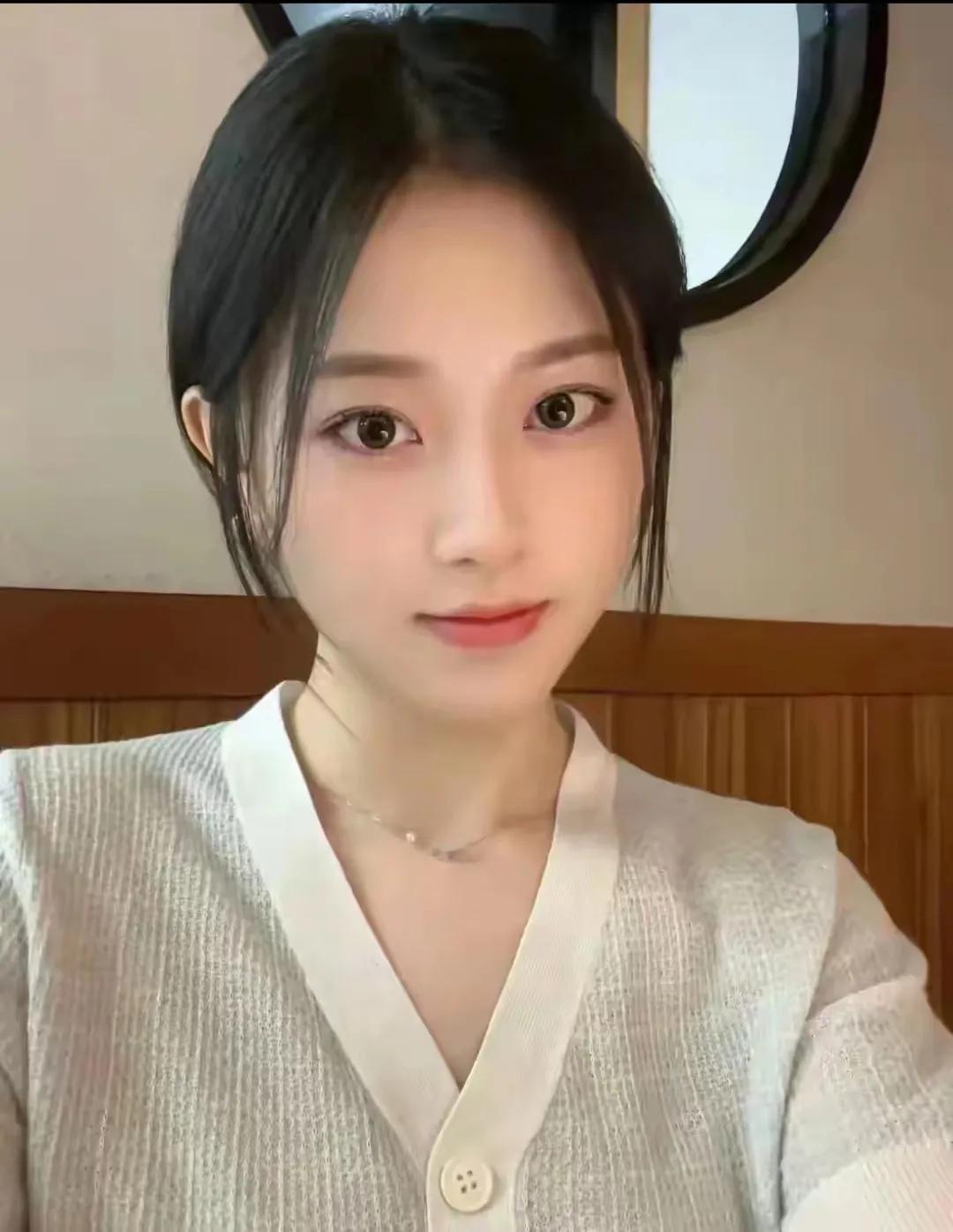 我是一位离了婚带着儿子的女人，但这并没有减少她追求幸福、爱与被爱的权利。我依然保